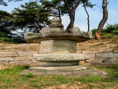 신륵사 팔각원당형석조부도(驪州 神勒寺 八角 圓堂形 石造 浮屠)