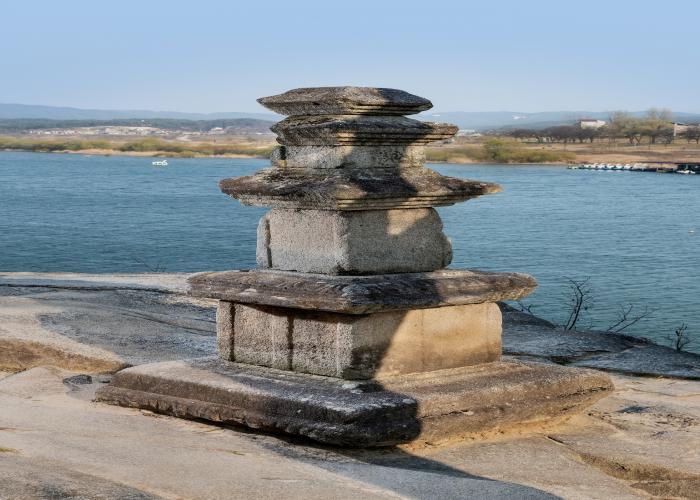 여주 신륵사 (神勒寺)삼층석탑