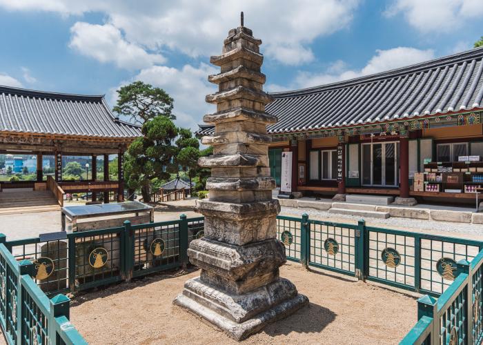 신륵사 다층석탑 (驪州 神勒寺 多層石塔)