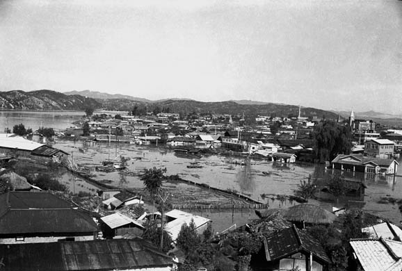 1972년 남한강 대홍수로 물에 잠긴 여주시가지 이미지