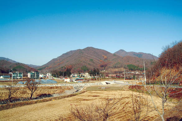 양자산과 앵자봉 전경 이미지