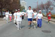 제5회 세종대왕마라톤 대회에 참여한 한국시각장애인협회 여주군지회 회원들