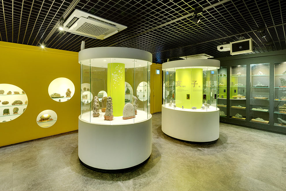 南漢江水石展示室